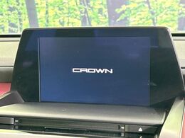 【メーカー純正ナビ】インテリアに溶け込むスタイリッシュな「専用設計」メーカーナビを装備♪視認性や操作性など基本性能にも優れ、より上質なカーライフをお楽しみいただけます。