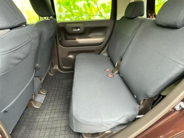 WECARSでは各商談席に大型モニターをご用意しております！見やすい大画面でゆったりと全国の在庫をご覧いただけます！是非ご来店お待ちしております！