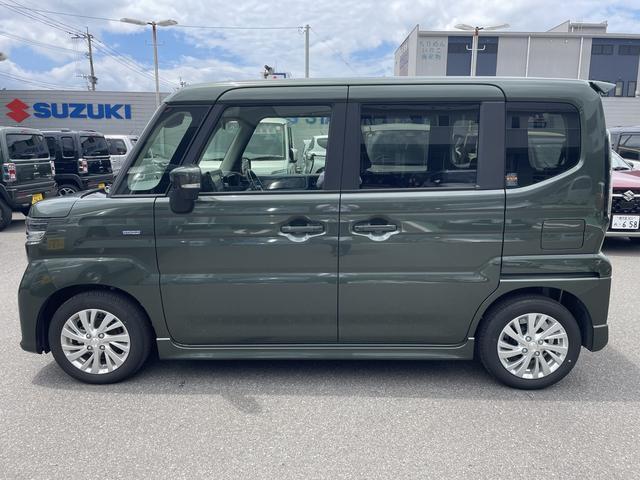 後部座席は両側スライドドアです☆狭い場所での乗り降りや荷物の積み降ろしに便利♪