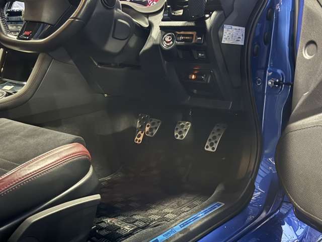 運転席側の内装です！ご覧の通りとてもきれいな状態になります！傷や汚れもなくきれいな状態です！USEDカーになりますので気になる方は是非店頭へ現車確認にご来店ください。