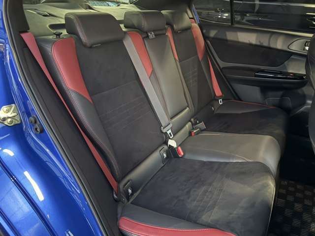 運転席後席側の内装です！ご覧の通りとてもきれいな状態になります！傷や汚れもなくきれいな状態です！USEDカーになりますので気になる方は是非店頭へ現車確認にご来店ください。