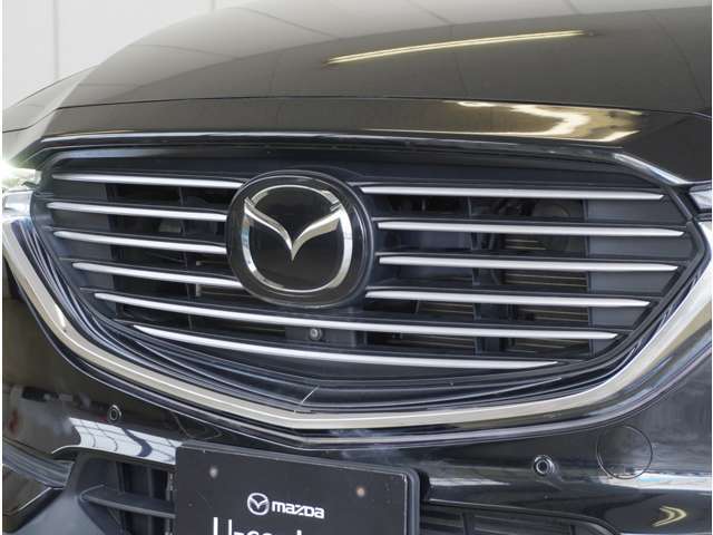 【フロントレーダーセンサー】フロントレーダーセンサーから送信される電波が前方車や障害物に反射し、もどってきた電波を検知することで制御しています。