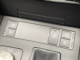 ●フロントシートヒーティング：運転席・助手席共に三段階で調節が可能なシートヒーターを装備しております。季節を問わず快適にご使用いただけます。