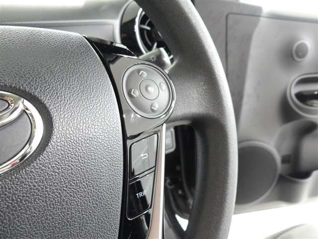 ステアリングスイッチで車両情報を切り替えて必要な必要な情報を確認したりできます。