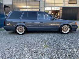 マツダ車のポリメタルグレーメタリックに全塗装されています！