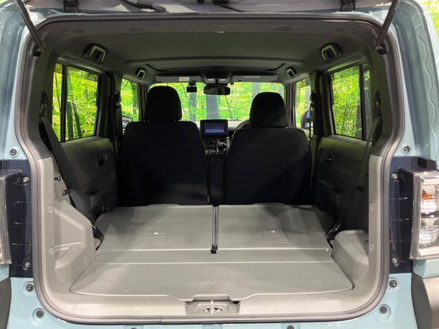 撥水仕様のラゲッジは、アクティブな使用にぴったり。プールや海水浴をはじめ、キャンプやウィンタースポーツのシーンで濡れたり汚れた荷物を積み込んでも簡単にふき取ることができ、お手入れも楽々です♪