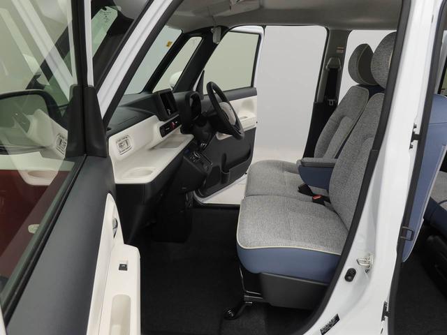 運転席まわりを中心に収納スペースが充実。隠したり、取り出しやすかったり、便利で快適。
