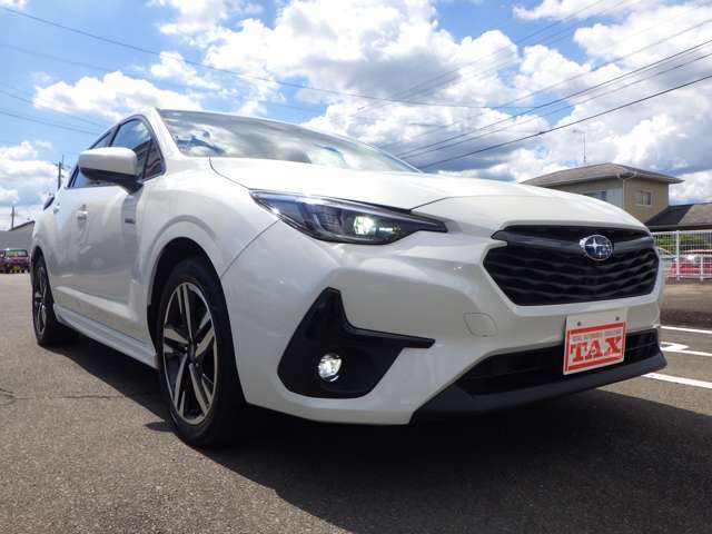 軽の届出済未使用車、5,000km未満走行のチョイ乗り車、走行3万km以下の優良中古車が揃ってます。新車も国産メーカーならどんどん売ってます。実は非常に安いんです。