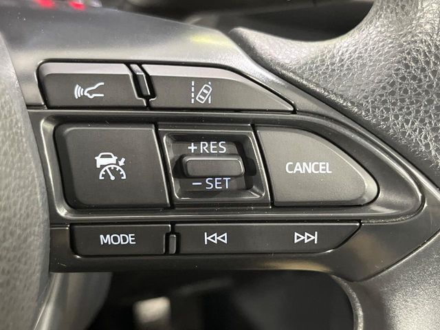 【レーダークルーズコントロール】高速道路での長距離走行が楽に！！自動で速度を保つクルーズコントロールが、衝突軽減システムと連携し、前方の車両を感知して車間を保つように速度調節してくれます！！