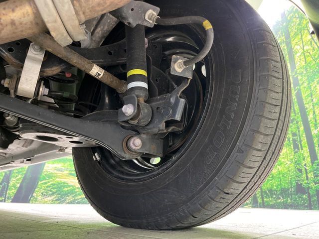 お車を安心してお乗りいただく為には、足回りの定期点検が欠かせません。サービスサポート（有償保証）では無料点検もご提供しており、安心のカーライフをお過ごしいただけるサポート体制が整っています。
