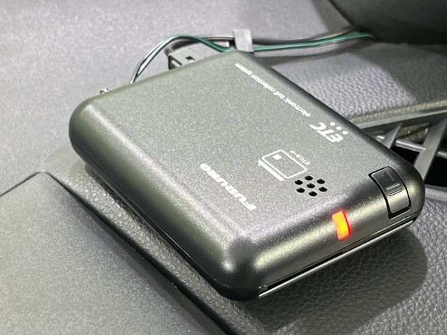 【ETC】高速道路の料金所をストレスなく通過！話題のスポットやサービスエリアに多い「スマートIC」利用時は必須のアイテムです。当店でセットアップを実施、ご納車当日からすぐにご利用いただけます！
