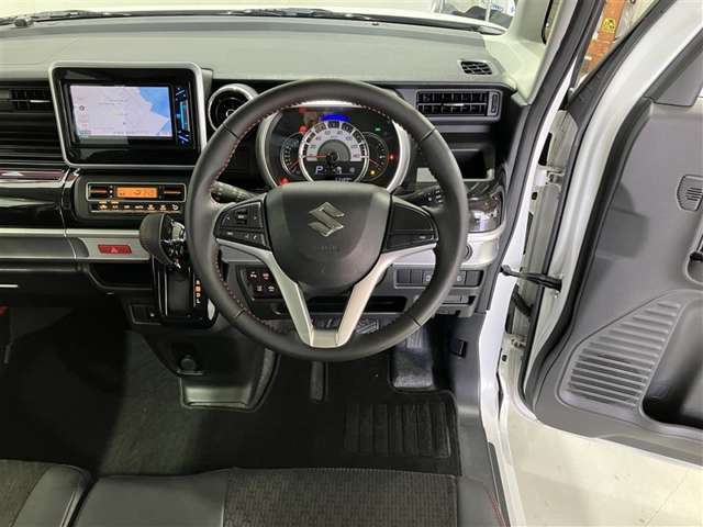 評価点4.5のきれいなお車ですよー！(^^)！ぜひ一度ご覧ください