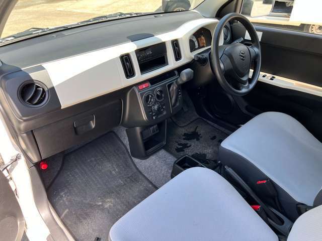板金塗装の提携工場完備しております。大切なお車の補修やオリジナルペイントなどお気軽にご相談ください。万が一の事故なども中古パーツの取り扱いも御座いますので格安修理可能です。