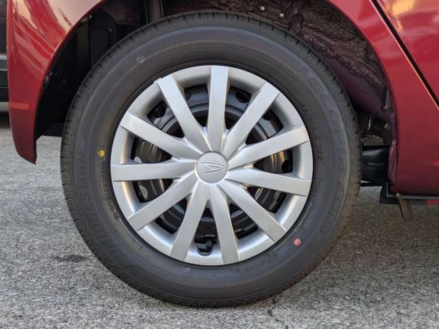 【自動車保険】　自動車販売はもちろん、各種自動車保険の取り扱いもしております。当社で自動車保険にご加入頂ければ、レッカーサービスなど面倒な事故対応・鈑金修理も当社が窓口となりサポートいたします。