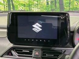 【メーカー純正ナビ】インテリアに溶け込むスタイリッシュな「専用設計」メーカーナビを装備♪視認性や操作性など基本性能にも優れ、より上質なカーライフをお楽しみいただけます。