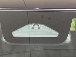 【スズキ　セーフティサポート】走行中に前方の車両等を認識し、衝突しそうな時は警報とブレーキで衝突回避と被害軽減をアシスト。より安全にドライブをお楽しみいただけます。