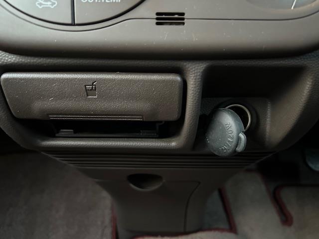 【買取車両ダイレクト販売】ガリバーが一般のお客様より直接買取させていただいた新鮮な車両です。ダイレクト販売だから安さと新鮮さが違います。数ヶ月から1年間展示し続ける中古車専売店とは状態は全く別物です。