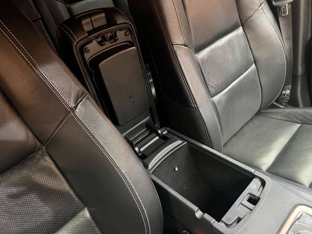ご遠方の場合でも、下取り車両の金額を概算でお出しすることは可能でございます。車検証をお手元に、走行距離をご確認の上お問い合わせくださいませ。