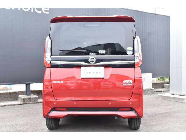 ★リヤカメラと障害物センサーがあるのでバック駐車も安心