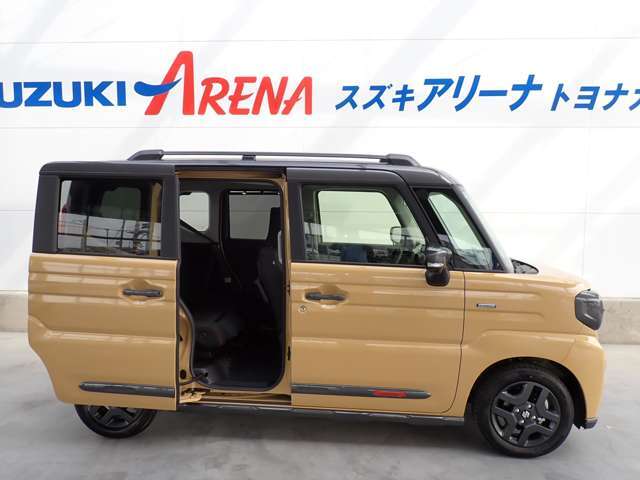 ★両側パワースライドドア★狭い駐車場や壁際などでの乗降りに便利！操作はワイヤレスリモコン、室内のコントロールスイッチ、ドアハンドルで行えます！お子様がいる家庭など欲しい装備の1つですよね★