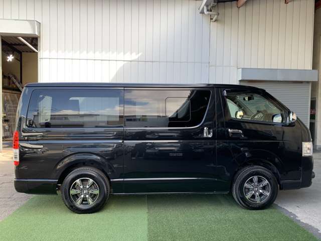 両側スライドドアは、荷物の積み下ろしもしやすく、お子様の乗り降りにも安心安全です。