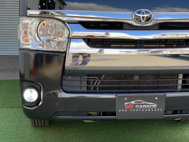 スタイリッシュな純正フォグランプです♪純正フォグランと純正ハロゲンランプが付いておりますので、更に明るく、夜間の運転もとても安心です！