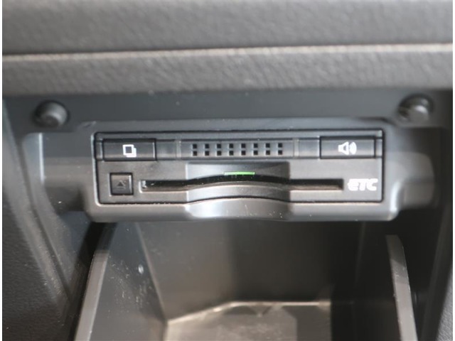 ETC車載器付きです。高速道路の料金所もスムーズに通過できます。