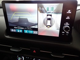 【リアカメラ】3パターンの映像表示で、後方確認をサポート！映像は『ノーマル』『広角』『真上』の3モードから選べます♪