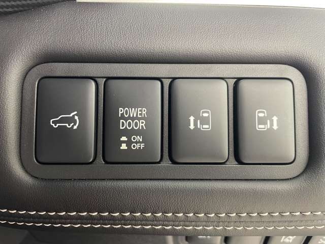 【運転席操作部】快適なドライブを楽しむための機能が装備されています！運転席から触れるので、使いやすいです！除菌プランいれていただくと、さらに清潔で安心していただけます！