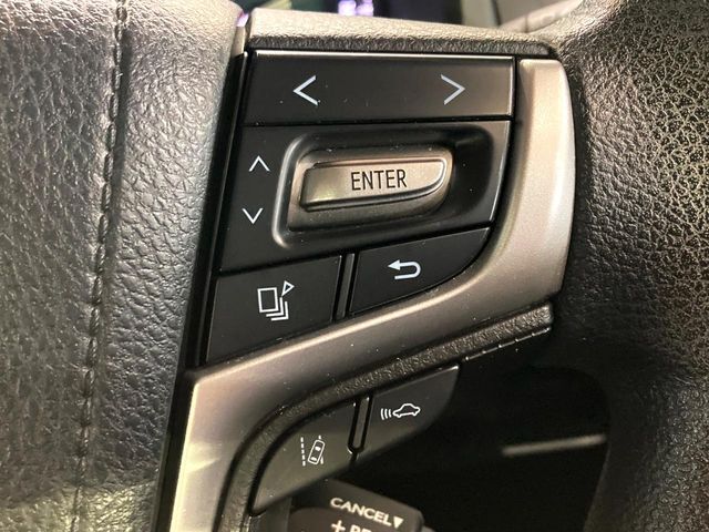 【トヨタセーフティセンス】走行中に前方の車両等を認識し、衝突しそうな時は警報とブレーキで衝突回避と被害軽減をアシスト。より安全にドライブをお楽しみいただけます。