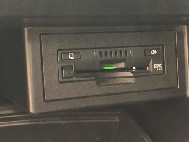 【ETC】高速道路の料金所をストレスなく通過！話題のスポットやサービスエリアに多い「スマートIC」利用時は必須のアイテムです。当店でセットアップを実施、ご納車当日からすぐにご利用いただけます！