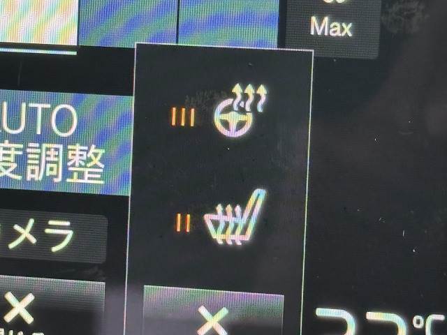 【シートヒーター】冬場にうれしいシートヒーターを装備。シート自体が温まりますので、冬場のドライブをよりお楽しみいただけますよ。