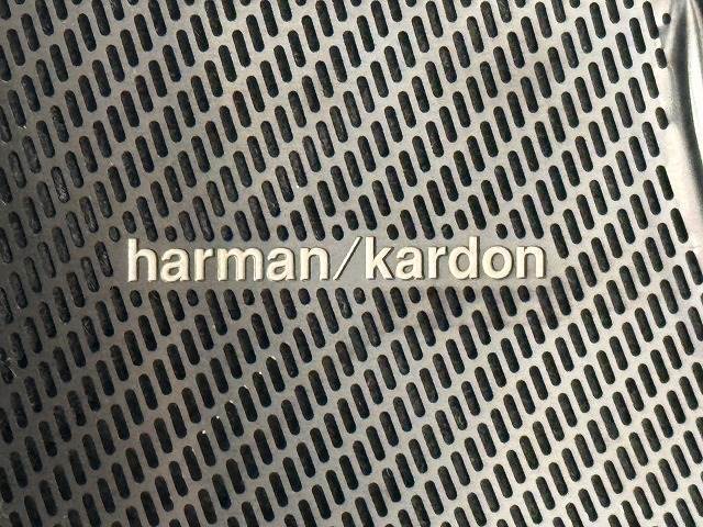 【Harman Kardon（ハーマンカードン）】オプションの高音質スピーカーを搭載しております。専用チューニングにより、クリアで臨場感あふれるサウンドを実現しワンランク上の空間をお楽しみください。