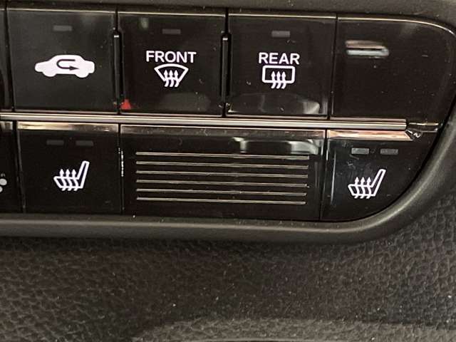 【運転席操作部】快適なドライブを楽しむための機能が装備されています！運転席から触れるので、使いやすいです！除菌プランいれていただくと、さらに清潔で安心していただけます！