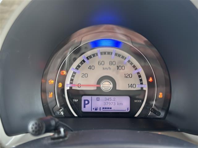 【スピードメーター】メーターがシンプルで見やすく運転しやすいですね！