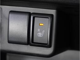 【シートヒーター】エアコンより早く温まってくれるので寒がりの人も快適です。エアコンの温風は乾燥するから苦手、という方にもをおすすめです。