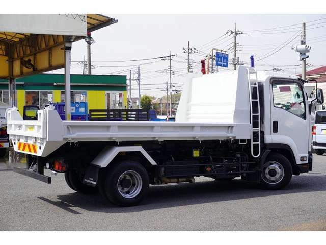 バン・トラック専門、総在庫200台以上！！当社のHPも是非ご覧ください。https://www.vantruck.co.jp/index.htm　　お問い合わせはフリーダイアル0078-6002-212393にてお願い致します。