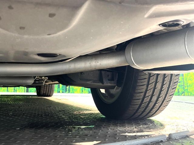 お車を安心してお乗りいただく為には、足回りの定期点検が欠かせません。サービスサポート（有償保証）では無料点検もご提供しており、安心のカーライフをお過ごしいただけるサポート体制が整っています。