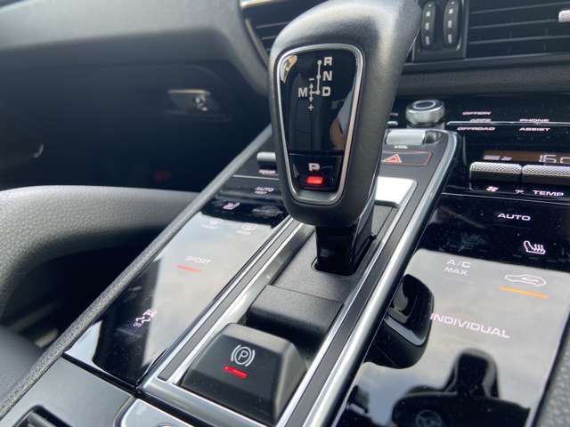 ぜひ厳選したドイツプレミアムブランドのお車を、見て・触って・比べてください！