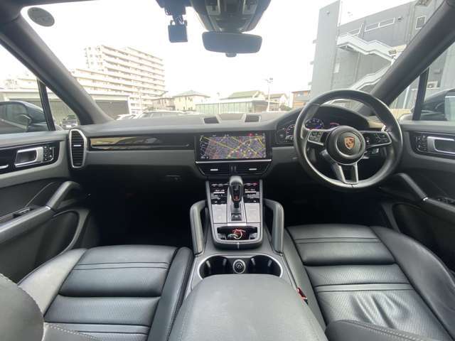 LIBERALAは、輸入車選びの新たなスタイルを提案するインポート・セレクト・ブランドです。オーナー様となる方がクルマから直接感じる感性を第一にした、適切な一台との出会いをコーディネートいたします。