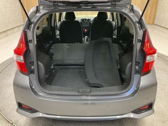 普段のお買い物や通勤、送迎等に十分な荷室スペースを確保しております。大きな荷物の積載も可能です♪