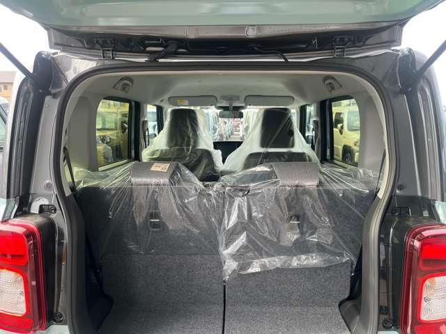 ☆お車についた傷やヘコミ、事故の修理もハヤシにお任せください。自社鈑金工場で修理ができますの安心です☆