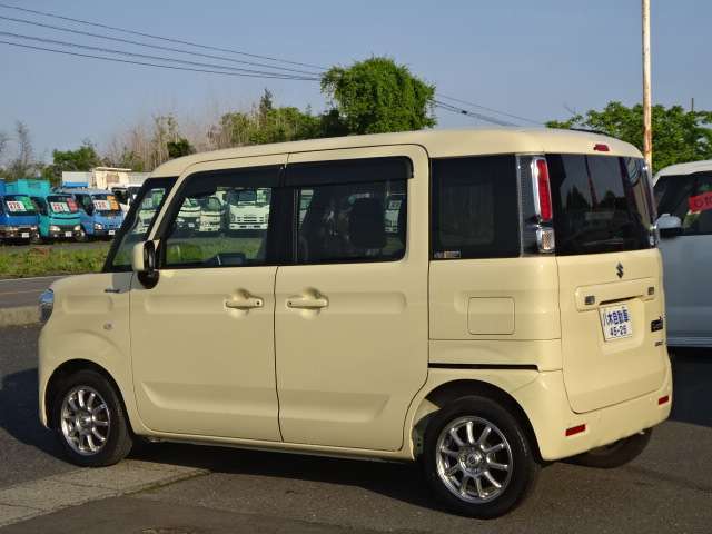 乗用車のほかにも、トラックや商用車などお仕事に活躍する車も多数展示！見応えのある当社へ是非ご来店下さい！