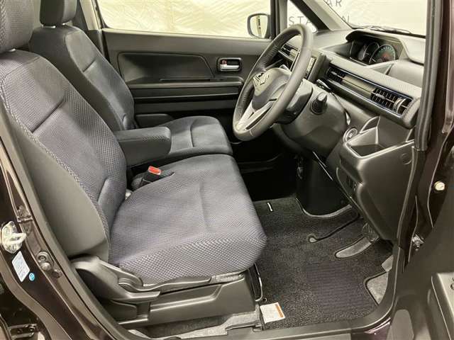 見通しのよいすっきりとした視界で、誰でも運転しやすいです。運転のしやすさは疲れにくさにも繋がりますよ♪
