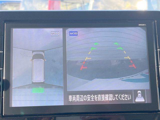 【アラウンドビューモニター】専用のカメラにより、上から見下ろしたような視点で360度クルマの周囲を確認することができます☆死角部分も確認しやすく、狭い場所での切り返しや駐車もスムーズに行えます。