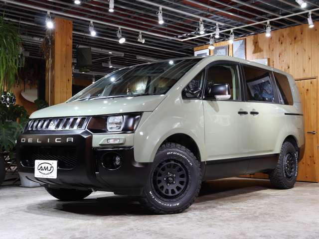 ご納車前には当社提携工場にて法定点検を行い、点検整備記録簿を発行しお渡しさせて頂いております。