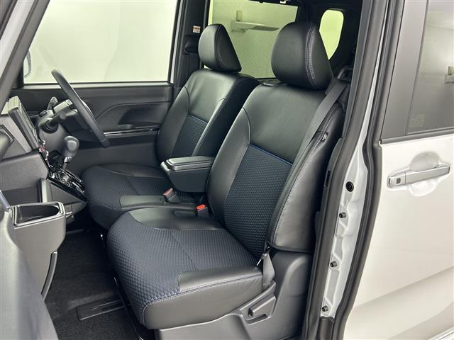 【助手席】きれいな助手席なので家族や友だちに乗ってもらっても安心です！