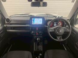 コックピット。車内もキレイで嫌な臭いもありません！ご納車後の臭いが付きにくくなる「空気触媒コーティング」もあります。