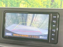 【バックカメラ】駐車時に後方がリアルタイム映像で確認できます。大型商業施設や立体駐車場での駐車時や、夜間のバック時に大活躍！運転スキルに関わらず、今や必須となった装備のひとつです！