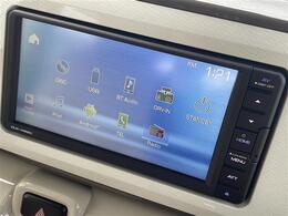 【ナビ】各種オーディオメディアをお楽しみいただけます。自分の現在地を確認できる事と目的地までのルート案内できます。ドライバーはモニター上に映し出された地図で確認することができます。